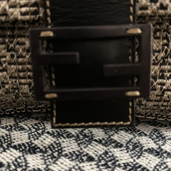 FENDI WOVEN MAMA FOREVER BAGUETTE - Picture 6 of 14